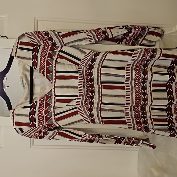 Patterned Red, Gray, and Black Long-Sleeve Maxi Dress - Picture 2 of 4